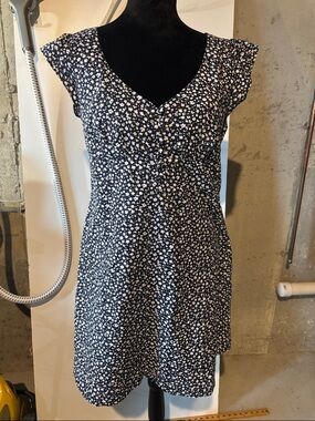 Banana Republic Navy and White Floral V-Neck Midi Dress